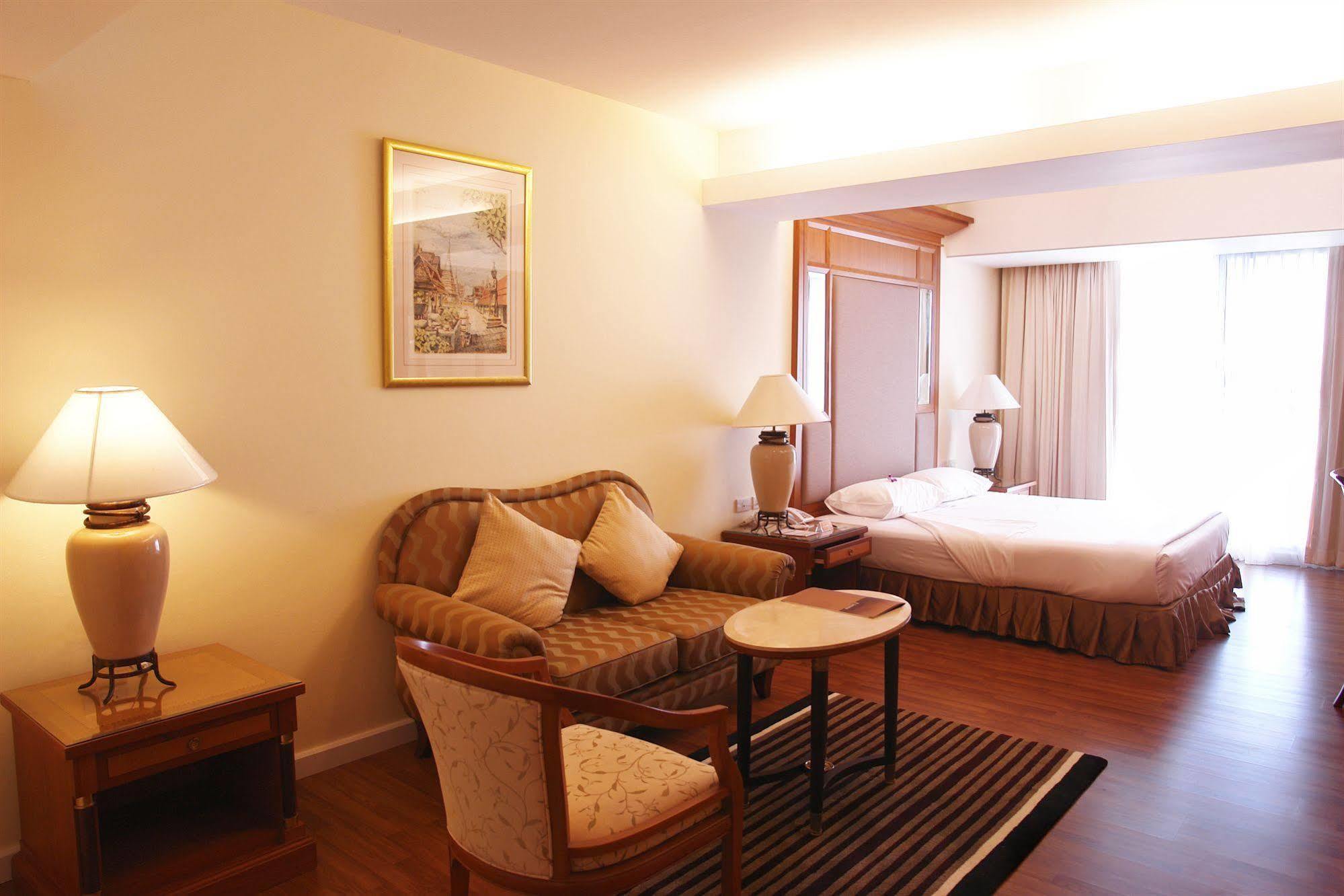 Kameo Grand Hotel & Serviced Apartment, Районг Экстерьер фото