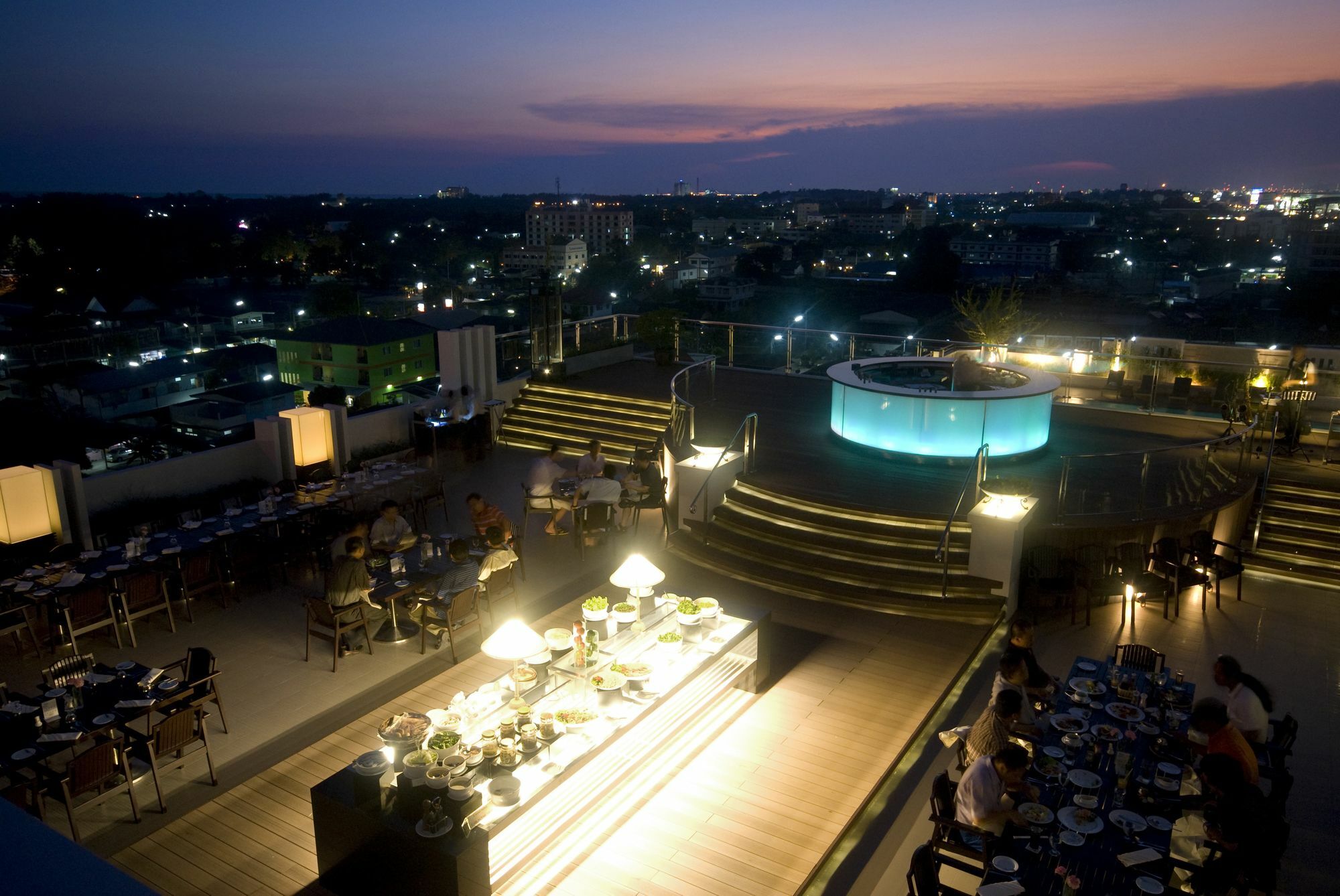 Kameo Grand Hotel & Serviced Apartment, Районг Экстерьер фото