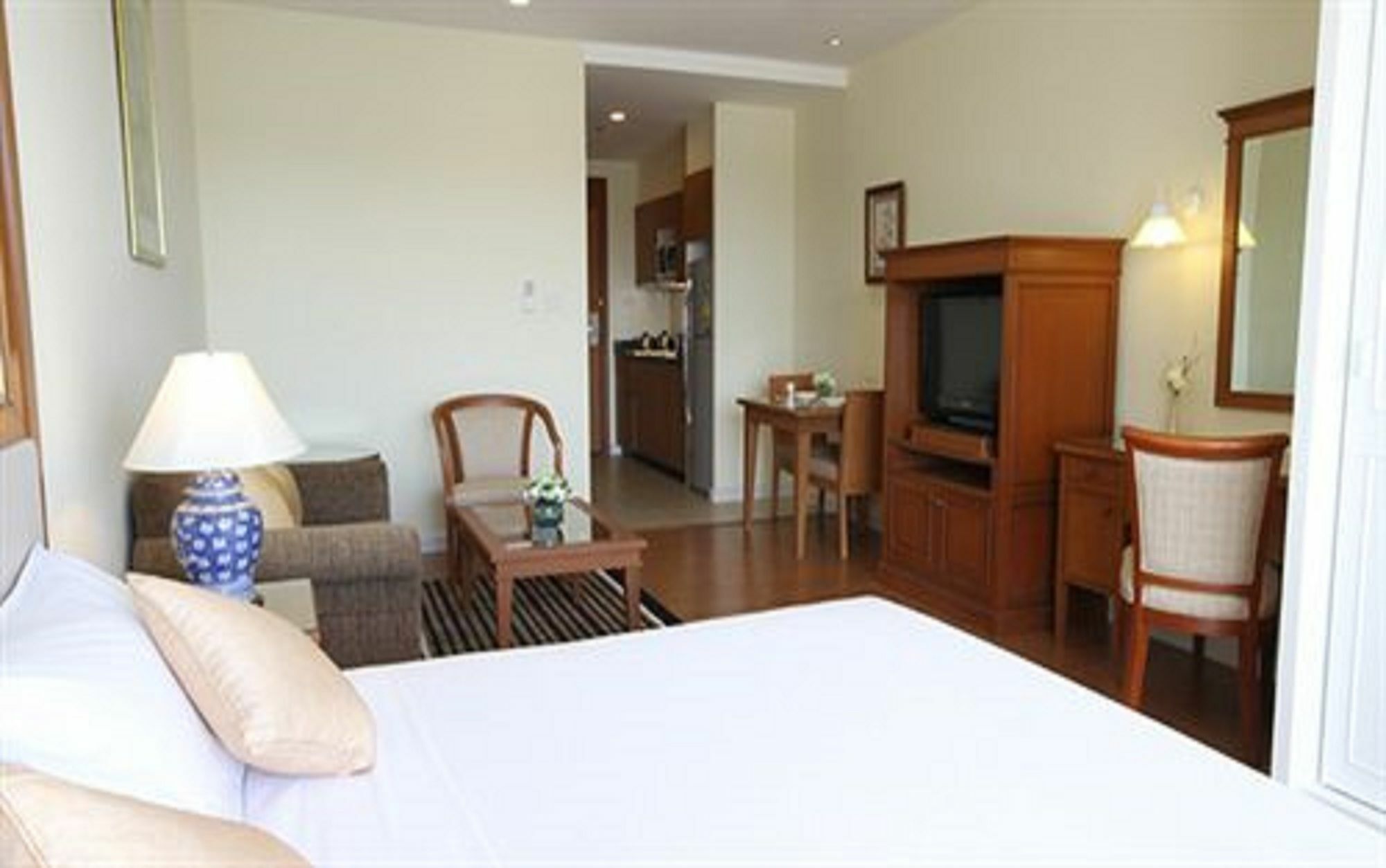 Kameo Grand Hotel & Serviced Apartment, Районг Экстерьер фото